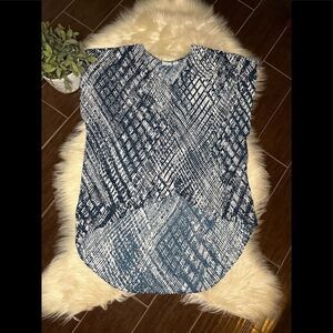 Cato navy/white high low blouse sz large